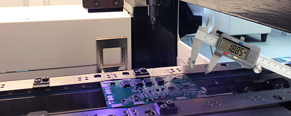 精密點(diǎn)膠機(jī)的最小精度可以達(dá)到多少